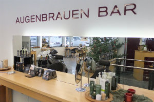 Augenbrauen Bar im Salon an der Frauenkirche Dresden