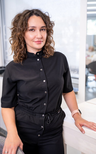 Olena Nechypourk, Make-up Artist, Friseur Coiffeur Lauda